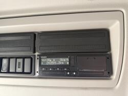 Volvo FL 12.210 Koel/Vries -Thermo King v-500 - D-hollandia Laadklep 1500KG - Smart tacho - Airco - 2 compartimenten TT 4997