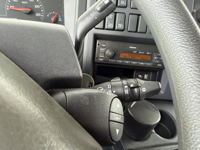 Volvo FL 12.210 Koel/Vries -Thermo King v-500 - D-hollandia Laadklep 1500KG - Smart tacho - Airco - 2 compartimenten TT 4997
